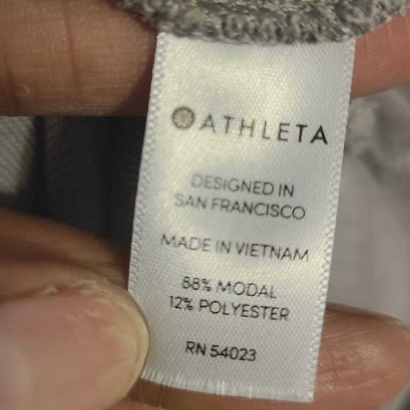 Athleta | Women's Gray Serenity Criss Cross Hem V-Neck Sweatshirt (Size XL) - Picture 7 of 13